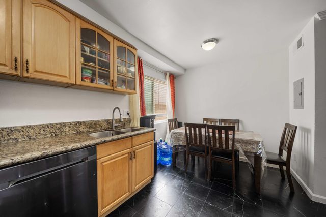 9051 Cedros Avenue 5, Panorama City, CA 91402