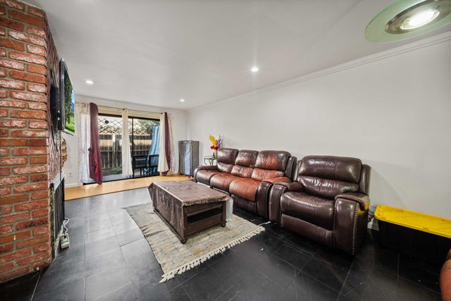 9051 Cedros Avenue 5, Panorama City, CA 91402