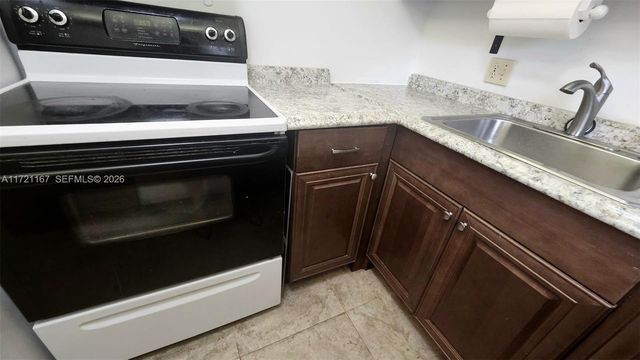 564 Durham T 564 564, Deerfield Beach, FL 33442