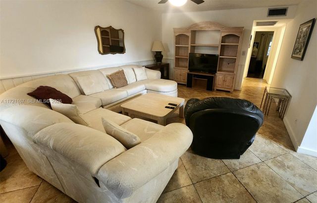 564 Durham T 564 564, Deerfield Beach, FL 33442
