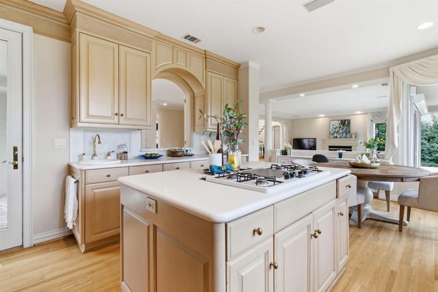 4239 Saint Andrews Dr, Stockton, CA 95219