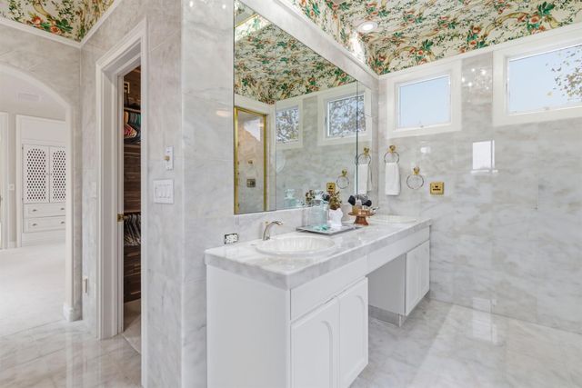 4239 Saint Andrews Dr, Stockton, CA 95219