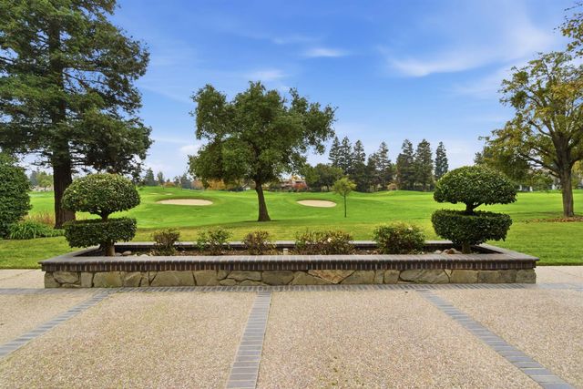 4239 Saint Andrews Dr, Stockton, CA 95219