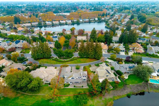 4239 Saint Andrews Dr, Stockton, CA 95219