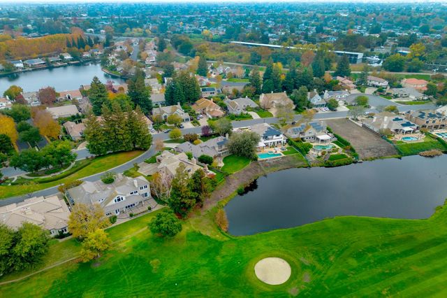 4239 Saint Andrews Dr, Stockton, CA 95219