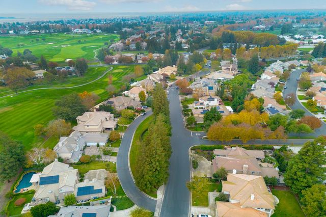 4239 Saint Andrews Dr, Stockton, CA 95219