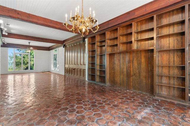 3210 Henderson Bayou Road, Lake Charles, LA 70605