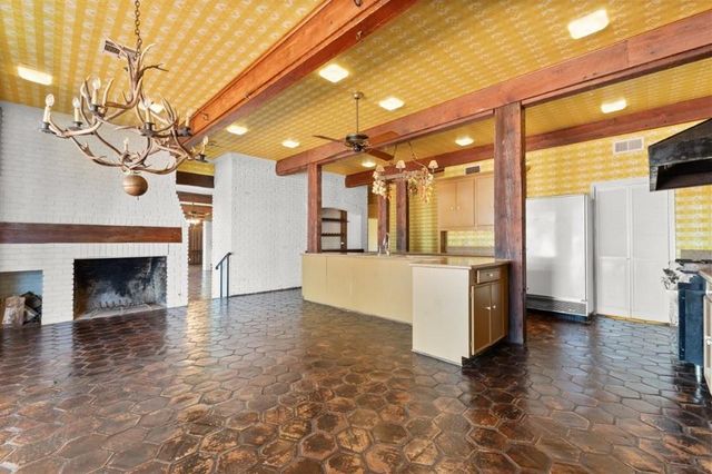 3210 Henderson Bayou Road, Lake Charles, LA 70605