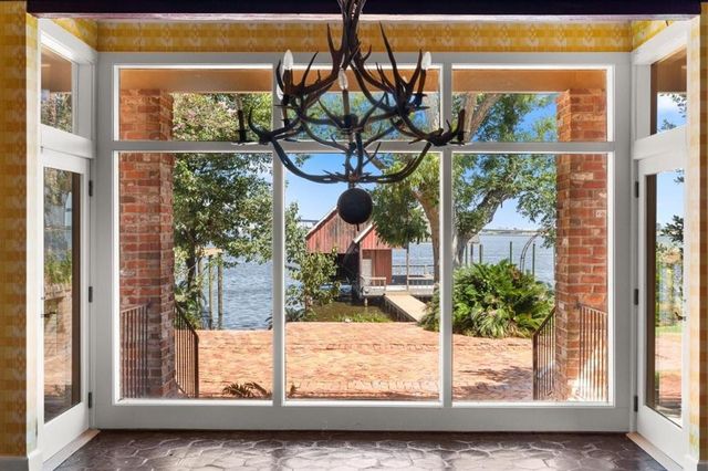 3210 Henderson Bayou Road, Lake Charles, LA 70605