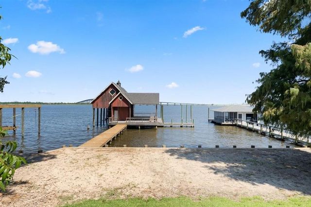 3210 Henderson Bayou Road, Lake Charles, LA 70605