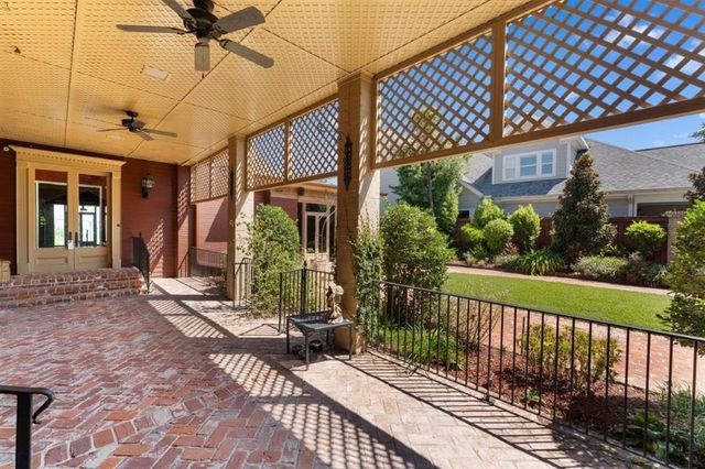 3210 Henderson Bayou Road, Lake Charles, LA 70605