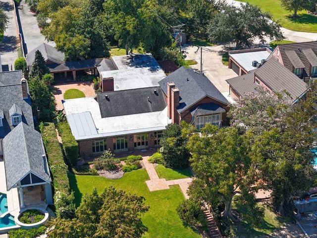 3210 Henderson Bayou Road, Lake Charles, LA 70605