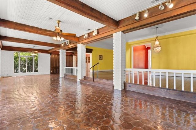 3210 Henderson Bayou Road, Lake Charles, LA 70605