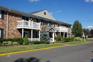 198 Lakeland Avenue F-8, Sayville, NY 11782