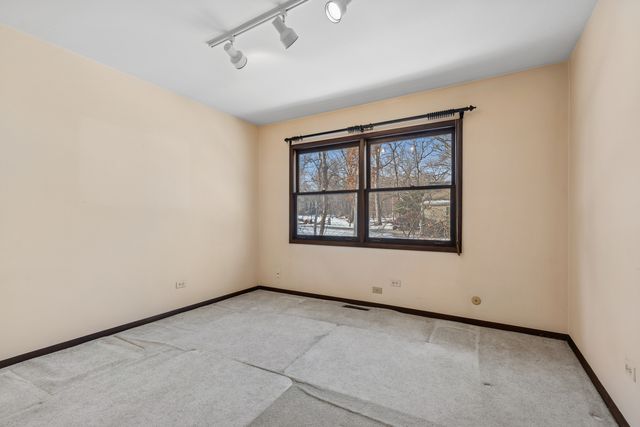 6814 Rhode Island Trail, Crystal Lake, IL 60012