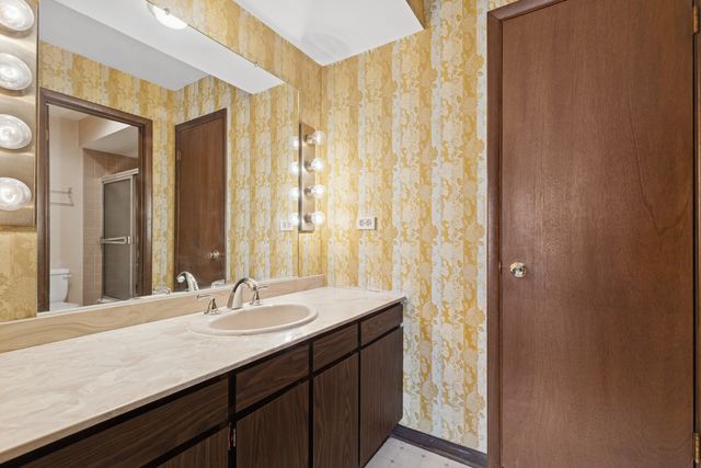 6814 Rhode Island Trail, Crystal Lake, IL 60012