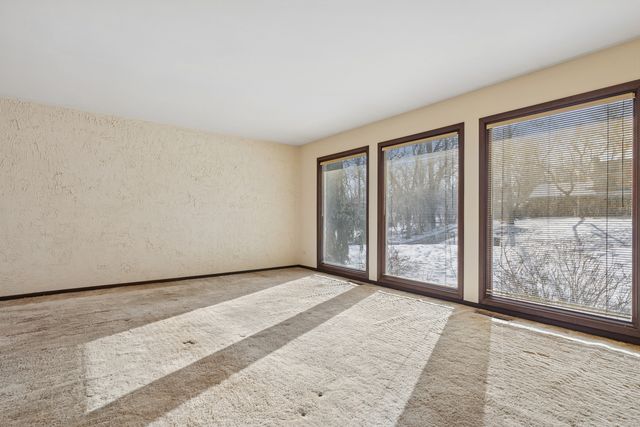 6814 Rhode Island Trail, Crystal Lake, IL 60012