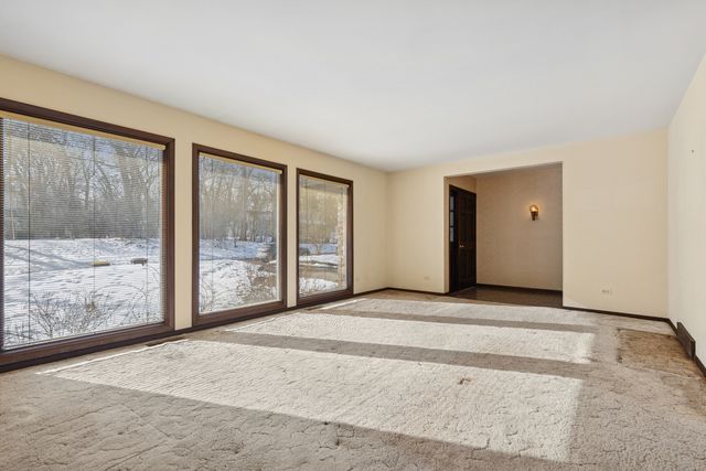 6814 Rhode Island Trail, Crystal Lake, IL 60012