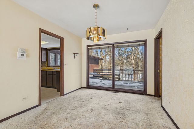 6814 Rhode Island Trail, Crystal Lake, IL 60012