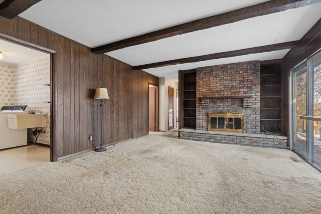 6814 Rhode Island Trail, Crystal Lake, IL 60012