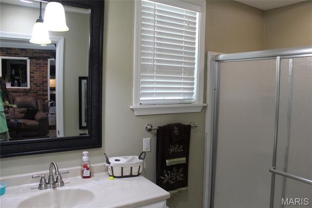 706 Highway Ra, Wappapello, MO 63966