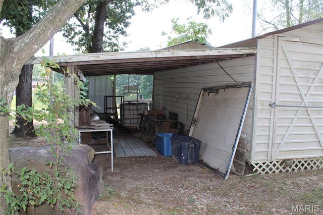 706 Highway Ra, Wappapello, MO 63966