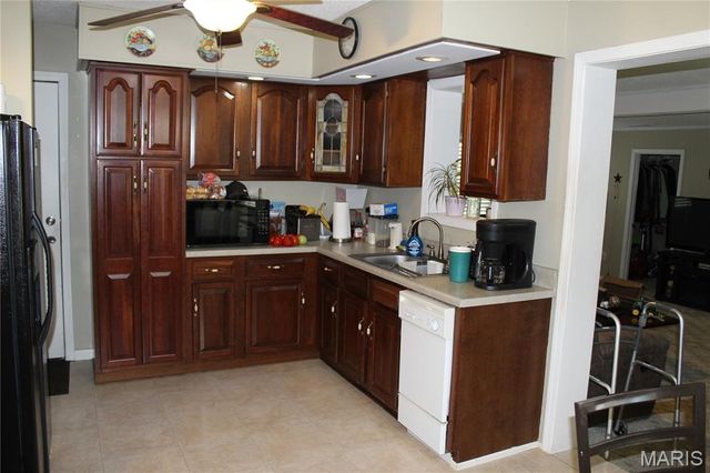 706 Highway Ra, Wappapello, MO 63966