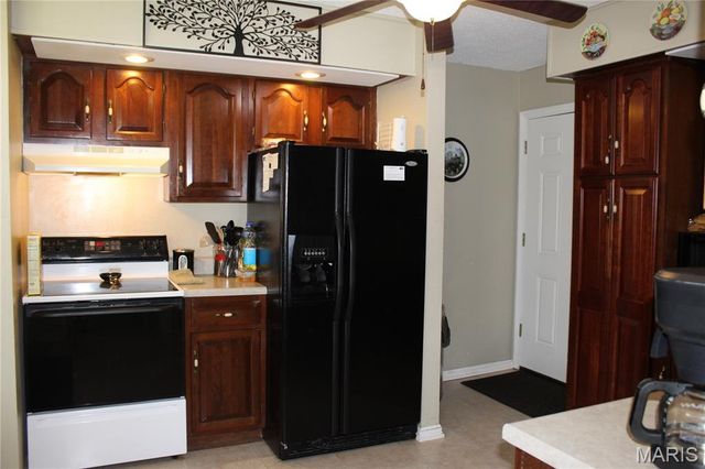 706 Highway Ra, Wappapello, MO 63966