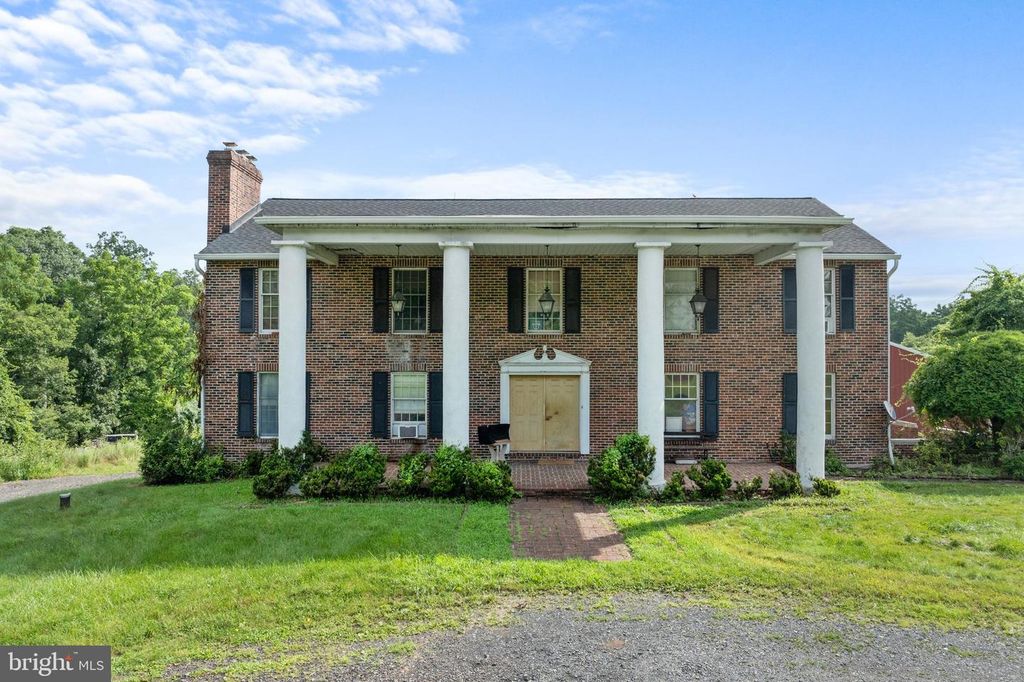 32 MUNICIPAL RD, Pipersville, PA 18947