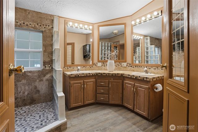 10535 Olalla Valley Road SE, Olalla, WA 98359