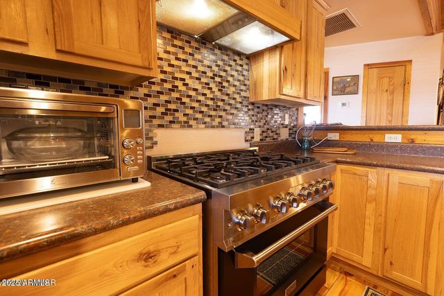 18 N COUNTY ROAD N3207 --, Vernon, AZ 85940