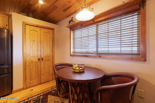 18 N COUNTY ROAD N3207 --, Vernon, AZ 85940