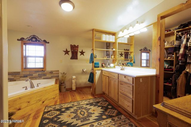 18 N COUNTY ROAD N3207 --, Vernon, AZ 85940