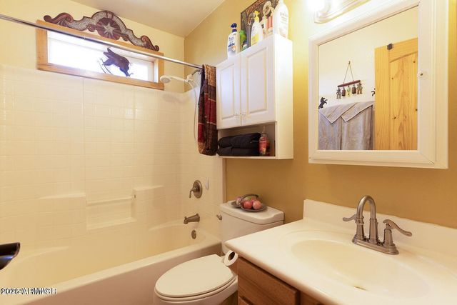 18 N COUNTY ROAD N3207 --, Vernon, AZ 85940