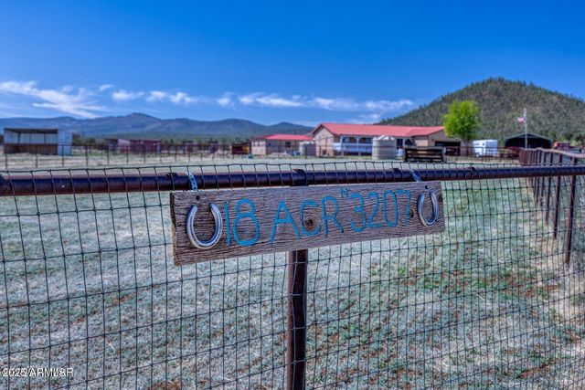 18 N COUNTY ROAD N3207 --, Vernon, AZ 85940