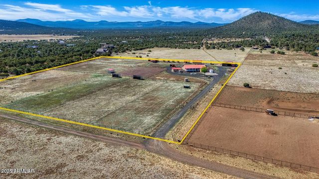 18 N COUNTY ROAD N3207 --, Vernon, AZ 85940
