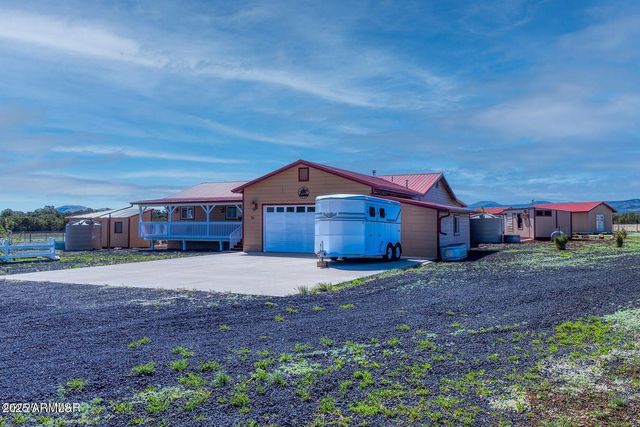 18 N COUNTY ROAD N3207 --, Vernon, AZ 85940