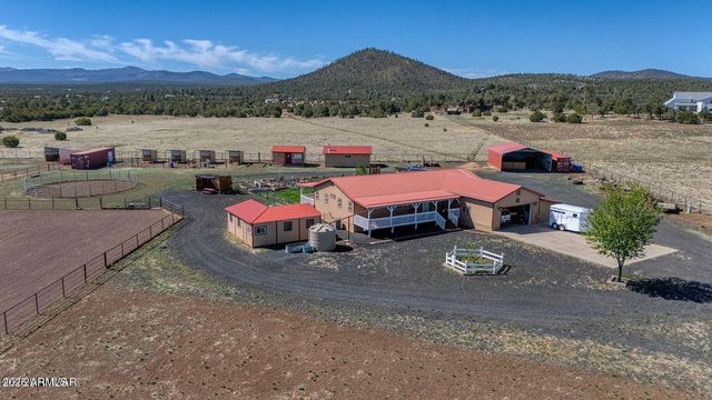18 N COUNTY ROAD N3207 --, Vernon, AZ 85940