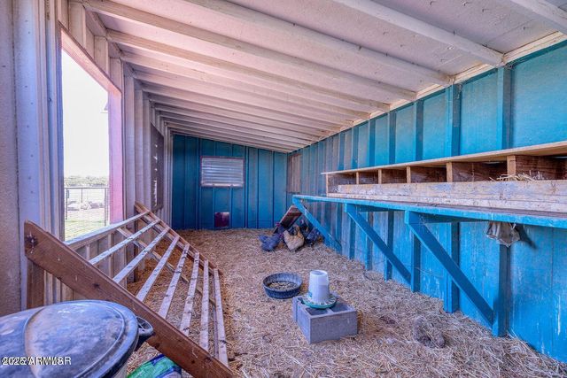 18 N COUNTY ROAD N3207 --, Vernon, AZ 85940