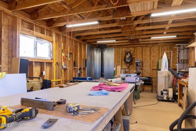 18 N COUNTY ROAD N3207 --, Vernon, AZ 85940