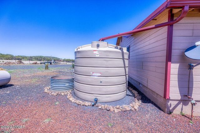 18 N COUNTY ROAD N3207 --, Vernon, AZ 85940