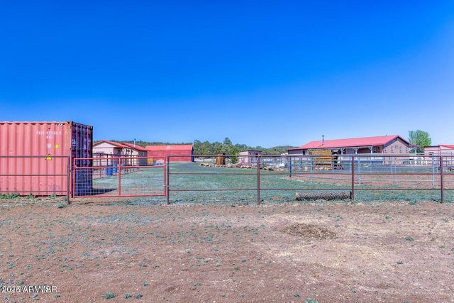 18 N COUNTY ROAD N3207 --, Vernon, AZ 85940