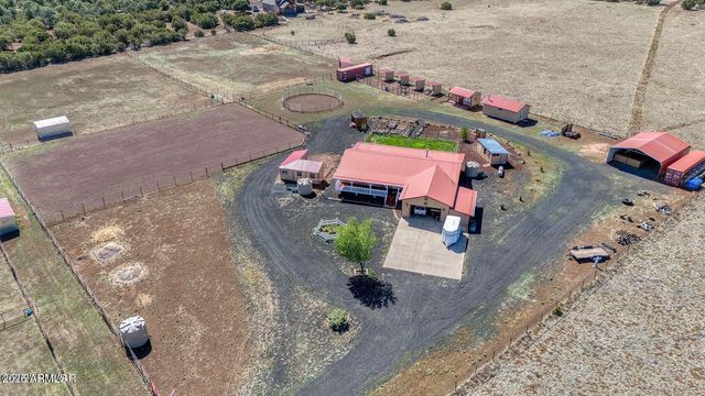 18 N COUNTY ROAD N3207 --, Vernon, AZ 85940