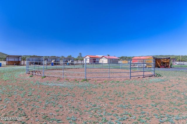 18 N COUNTY ROAD N3207 --, Vernon, AZ 85940