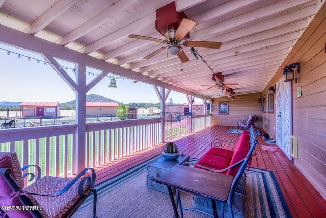 18 N COUNTY ROAD N3207 --, Vernon, AZ 85940