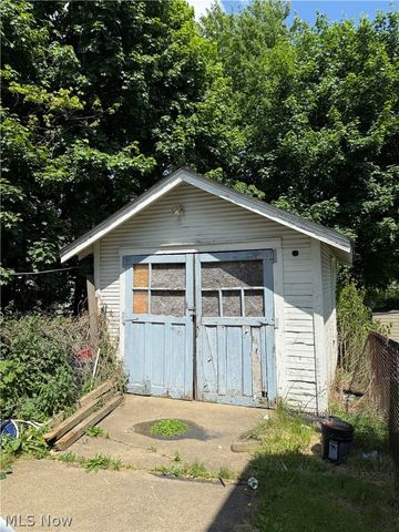 1020 Bedford Avenue SW, Canton, OH 44710