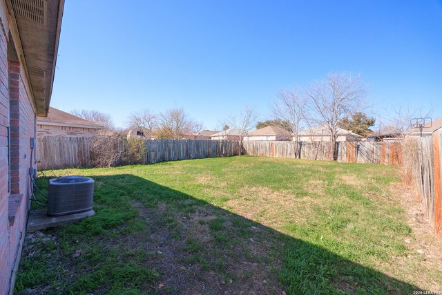 9226 EMERALD PORT DR, San Antonio, TX 78242