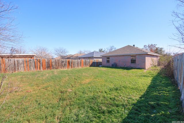 9226 EMERALD PORT DR, San Antonio, TX 78242