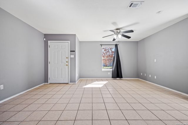 9226 EMERALD PORT DR, San Antonio, TX 78242