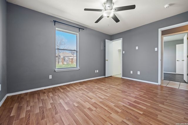 9226 EMERALD PORT DR, San Antonio, TX 78242